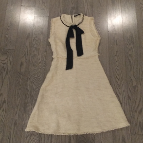 Dresses & Skirts - Beautiful  knit dress by Zara 🎆🍀🌸